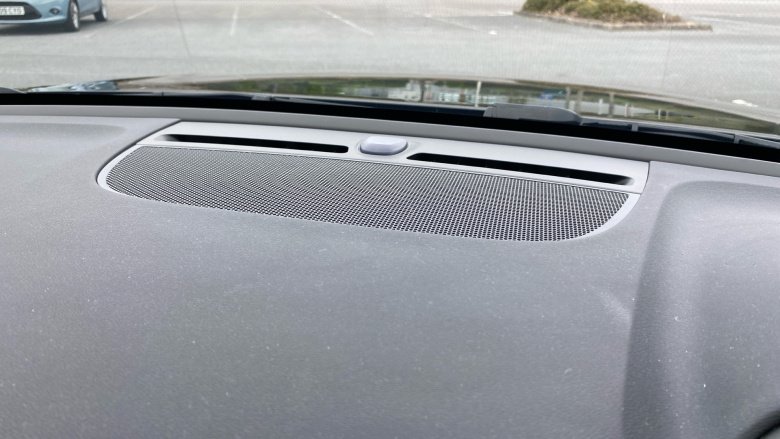 Volvo XC40 2.0 B3P Plus Black Edition 5dr Auto Petrol Estate